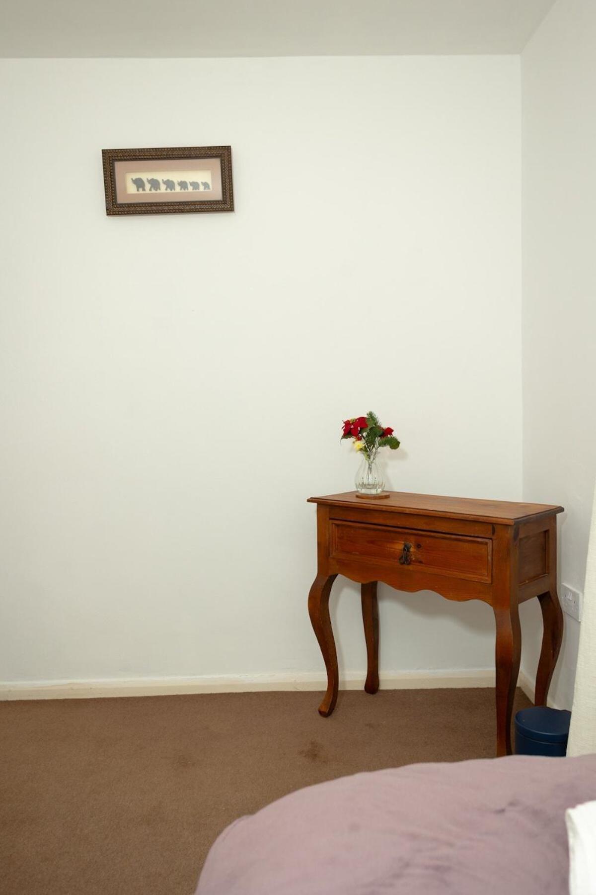 Hébergement de vacances Charming And Cosy Home- Sleeps 4, Free Parking, Private Patio - Steps From Castle & Town! Perfect For Workstations, Races And Cotswolds Getaways! Book Now Warwick (Warwickshire)